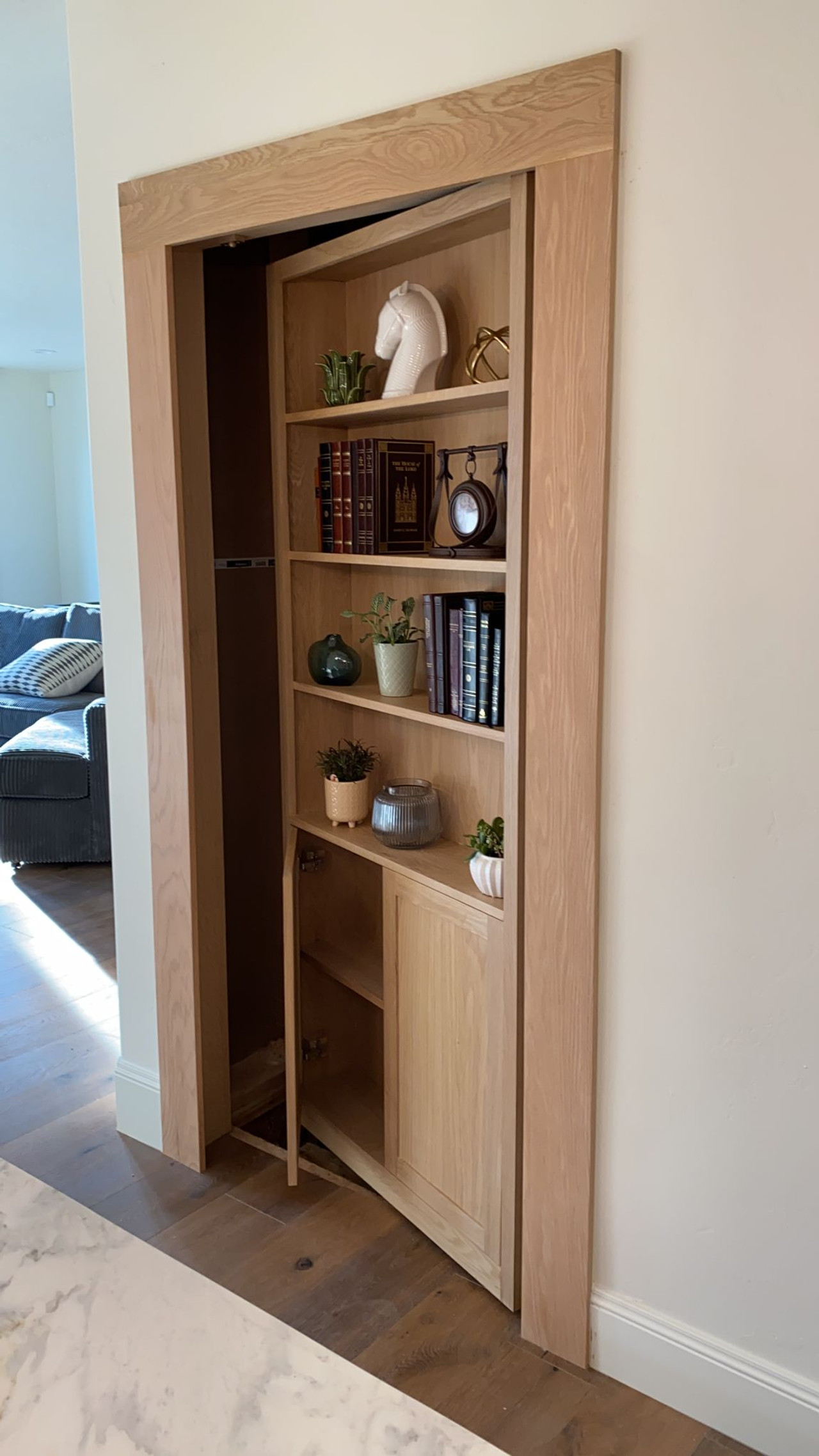 Single Hidden Bookcase Door – Upper Shelves & Base Cabinet (Style 3)